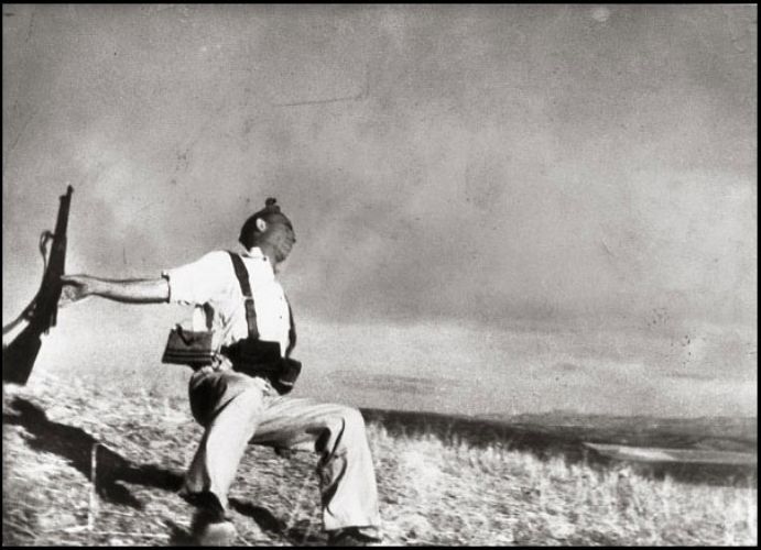 Mort d'un milicien photo de Robert Capa
