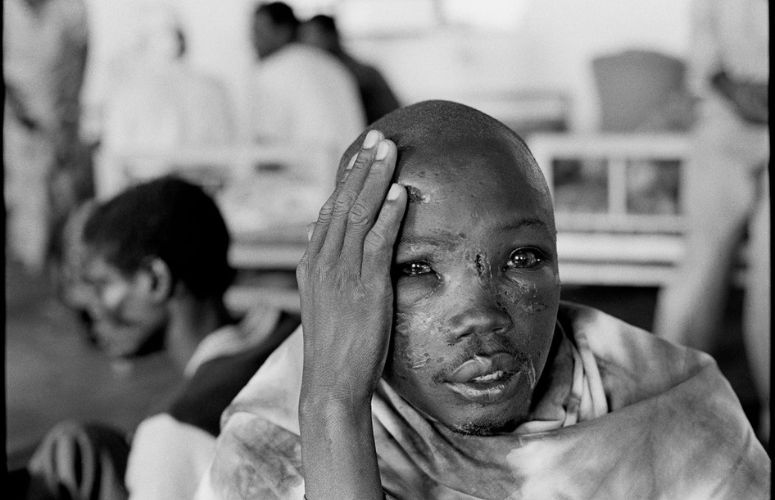 Hôpital près d'un camp de concentration, Rwanda, 1994 Gilles Peress