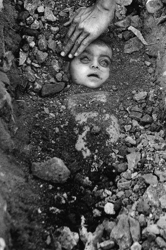 Burial of an Unknown Child — Raghu Rai — 1984