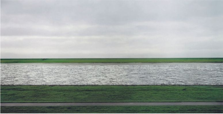 Rhein II — Andreas Gursky — 1999