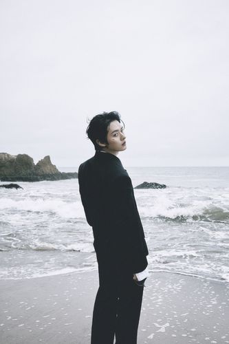 Portrait de Lee Know par Kim Hee June JYP ENTERTAINMENT Co., Ltd. Tous droits réservés.